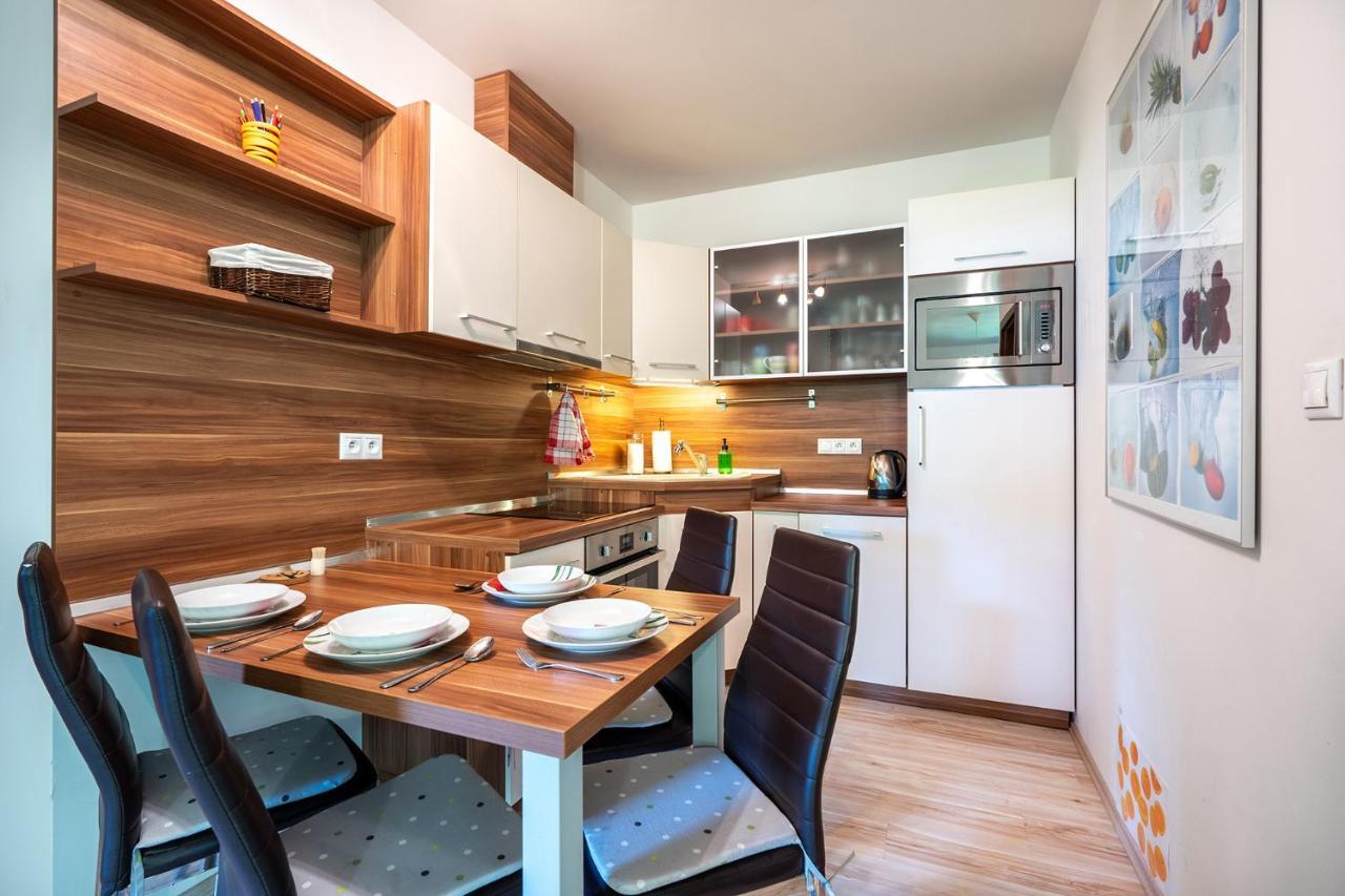 Apartment Emilka Tale-Wellness 5 Min-Balcony-Hiking-View Horná Lehota المظهر الخارجي الصورة